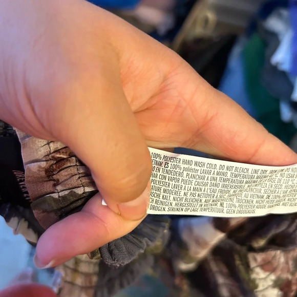 FOREVER 21+ FLORAL HIGH NECK BLOUSE - Picture 4 of 5